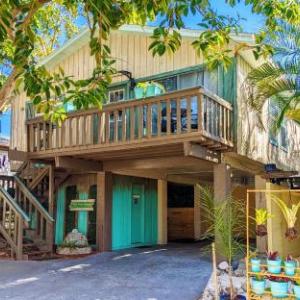 Anna Maria Island Tree House Pet Friendly!