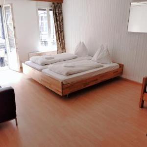 Linda Apartment 33