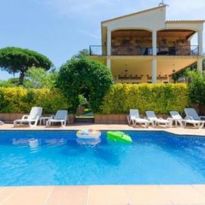 Montbarbat Villa Sleeps 8 Pool