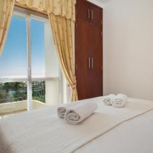 Seaview Apartment H