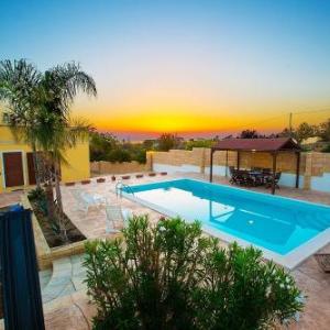 Spirito Santo Villa Sleeps 8 Pool Air Con WiFi