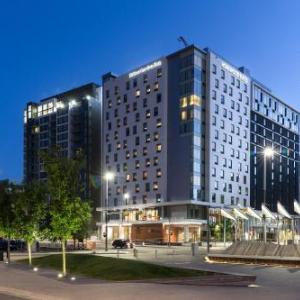 Hotels near Nutrien Western Event Centre - Hilton Garden Inn Calgary Downtown