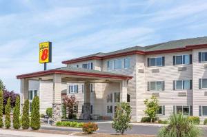 Super 8 by Wyndham Central Pt Medford, Medford