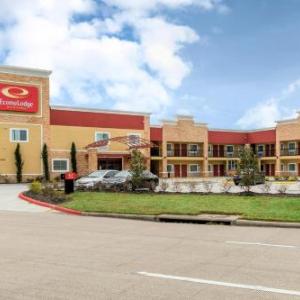 Econo Lodge Inn & Suites