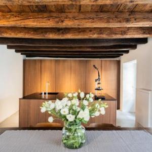 Shades Of Como Private Terrace by Rent All Como