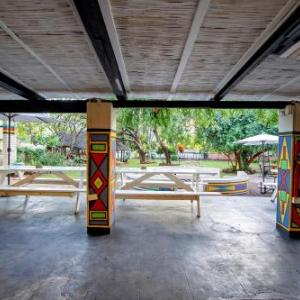 Shoestrings Backpackers Lodge Vic Falls