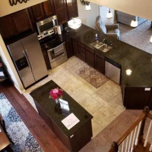 Penthouse Lake View Condo (401)