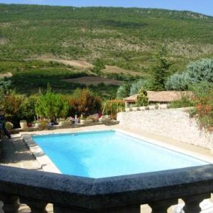 House with one bedroom in La Roche sur le Buis with shared pool furnished terrace and WiFi 150 km from the beach