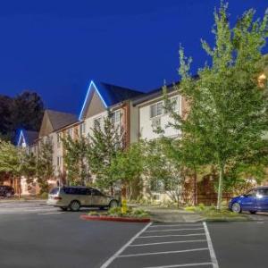 Comfort Inn & Suites Tualatin Lake Oswego South