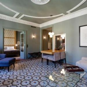 Unique Rentals - Luxurious Oasis
