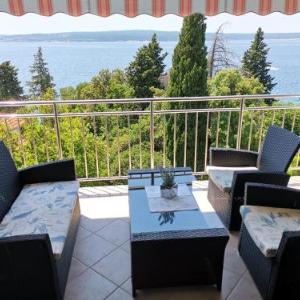 SARA LUX apartment with sea view 50m from the beach