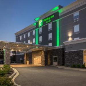 Holiday Inn & Suites Decatur-Forsyth