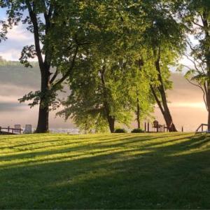 The Elms Waterfront Cottages