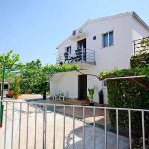Apartments with parking space Rogoznica - 17318