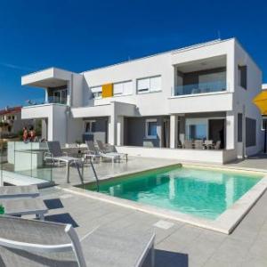 Pool Apartments Villa Dalia