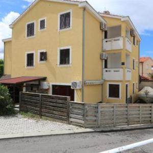 Apartment Bensak