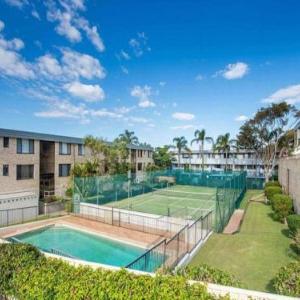 14 The Dunes large unit with pool tennis court and directly across from Fingal beach