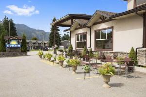 Days Inn & Suites by Wyndham Revelstoke, Revelstoke