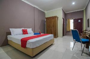 RedDoorz near Samarinda Square, Samarinda