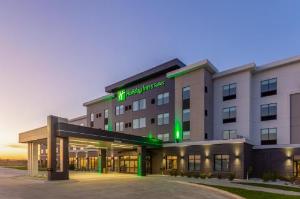 Holiday Inn & Suites Cedar Falls-Waterloo Event Ctr, an IHG Hotel, Cedar Falls