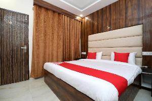 OYO 26689 Hotel Grand Vista, Zirakpur