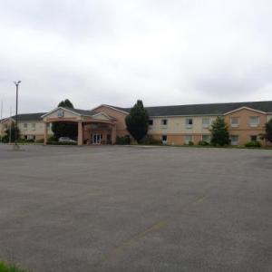 Hotels near Duquoin State Fair - Fairgrounds Inn