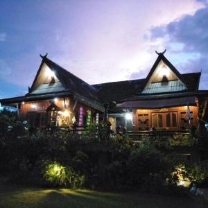 Taklomchomdoi resort thailand