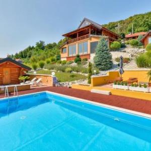 Three-Bedroom Holiday Home in Novi Marof