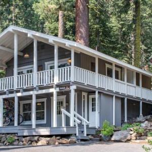 The Love Nest: Tahoe City Cabin