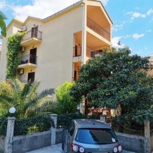 Apartments and rooms Marija