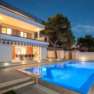 Sailor house villa near Trogir private pool
