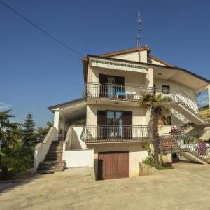 Apartments with a parking space Umag - 7061