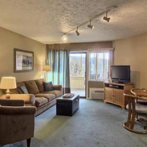106 Pointes North Inn