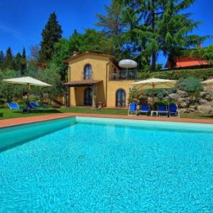 Gorgognano Apartment Sleeps 6 Pool WiFi T802875