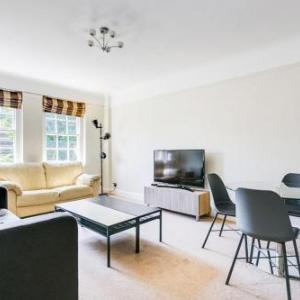 Modern 2 Bedroom Flat in South Kensington