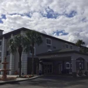 Days Inn & Suites by Wyndham Bonita Springs North Naples