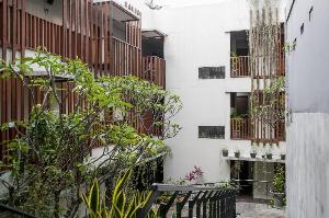 RedDoorz Plus near Asia Afrika 3, Bandung