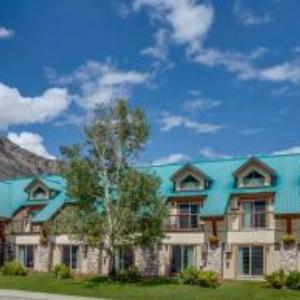 Waterton Glacier Suites