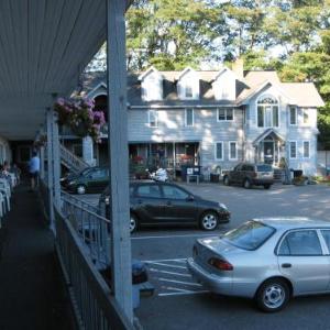 Dock House Inn