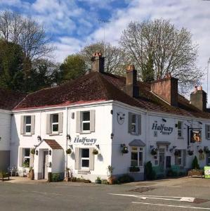 The Halfway House Pub and Kitchen, Saltash