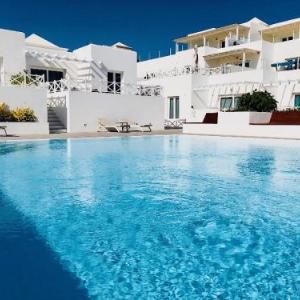 Apartment Mariposa with pool Smart Tv Wifi & Air Conditioning in Playa Honda