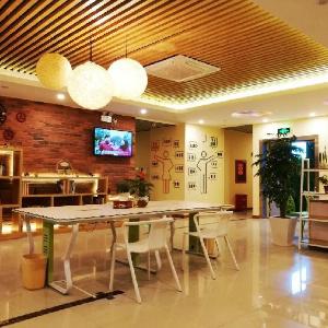 The Xiao Youzi Capsule Hostel