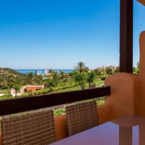 2291-Apt with nice terrace and seaview en CASARES