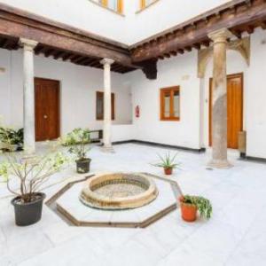 Apartamento con patio junto a la Catedral by Toledo AP