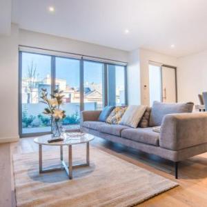 Luxurious Townhouse With Natural Light In Rosebery