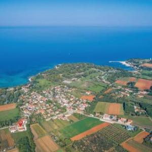 Three-Bedroom Holiday Home in Basanija