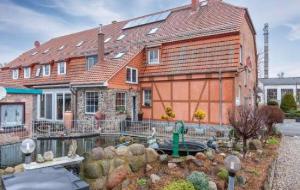 Budget Apartment in Grundshagen with garden seating, Klutz