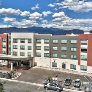 Holiday Inn Express & Suites - Albuquerque East