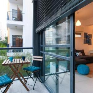 Mamad Trendy With Balcony On Sheinkin By Feelhome