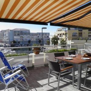 Appartement moderne 2 pièces cabine terrasse et véranda proche plage parking privé - FR-1-338-133